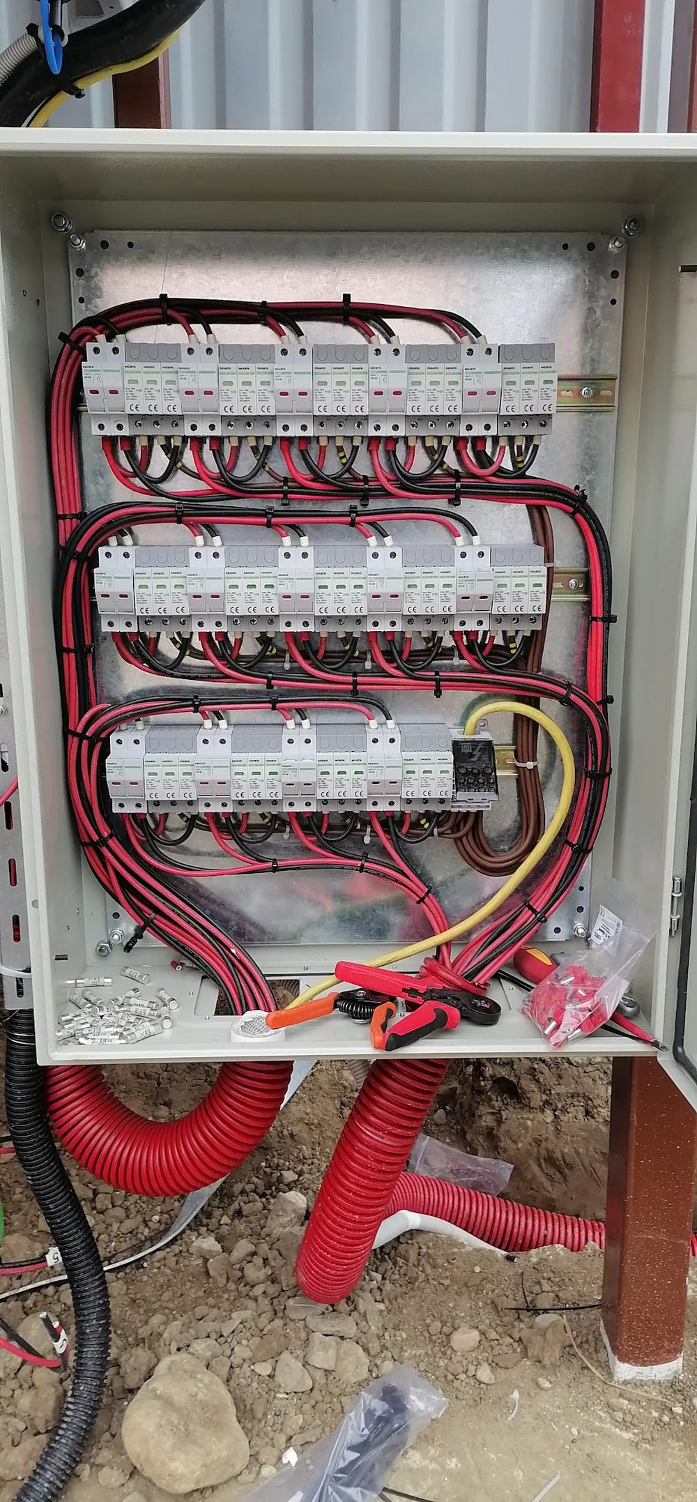 Tablou string fotovoltaic cu protecții DC